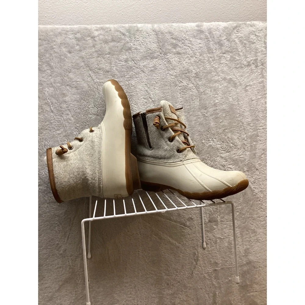 Sperry Women's Saltwater Duck Boots Cream‎ Wool Side Zip Lace Up Waterproof